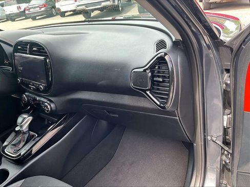 Used 2023 Kia Soul GT-Line FWD image 13