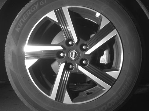 Used 2025 Nissan Sentra SV image 13