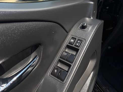 Used 2023 Nissan Frontier SV AWD/4WD image 13