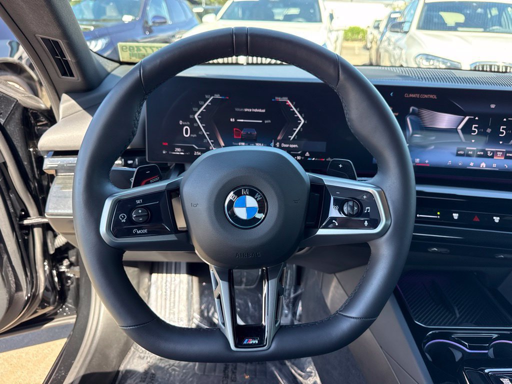 Used 2026 BMW 530i w/ M Sport Package RWD image 22