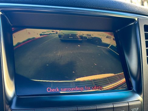 Used 2011 Lexus LX 570 4WD image 27