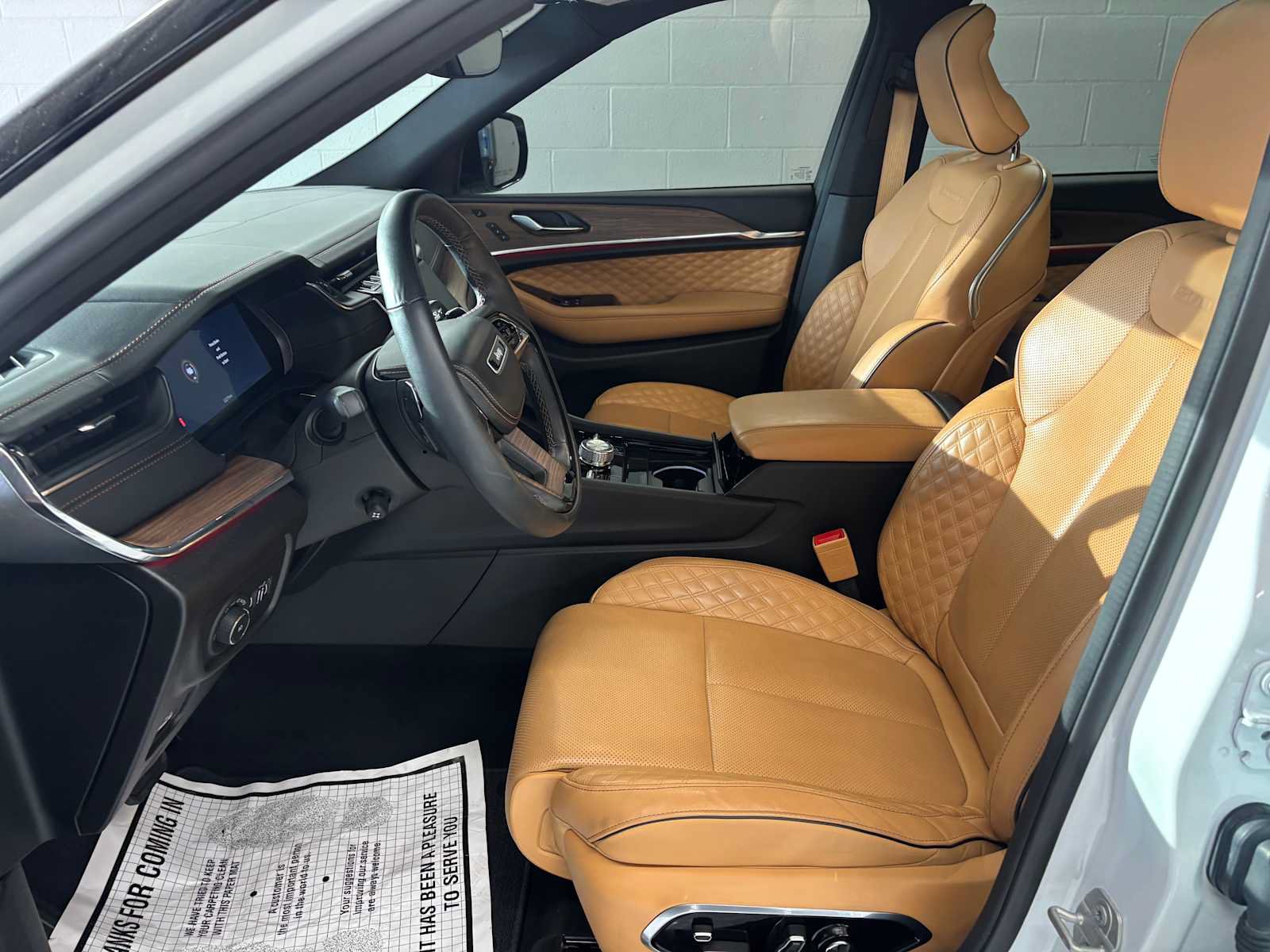 Certified 2024 Jeep Grand Cherokee Summit AWD/4WD image 9