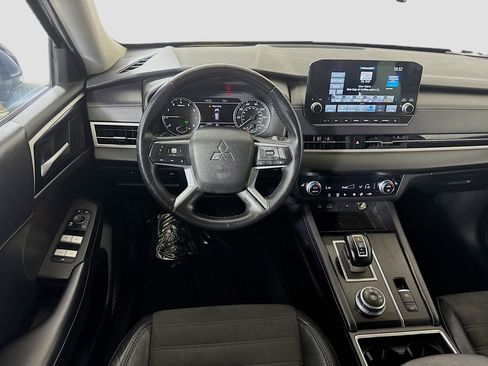 Used 2022 Mitsubishi Outlander SEL Black Edition image 17