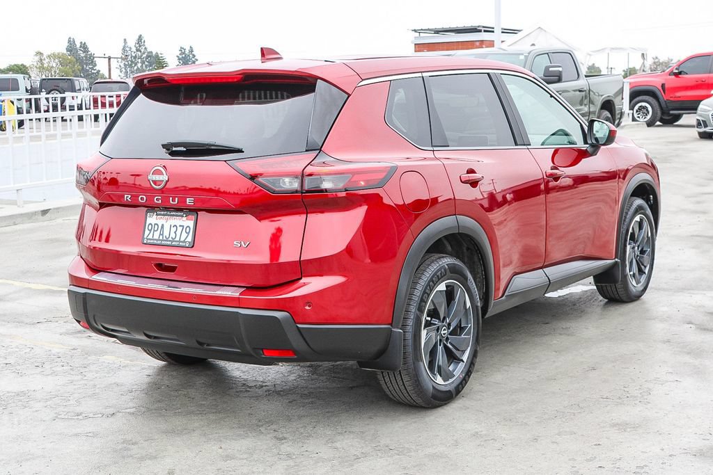 Used 2024 Nissan Rogue SV FWD image 9