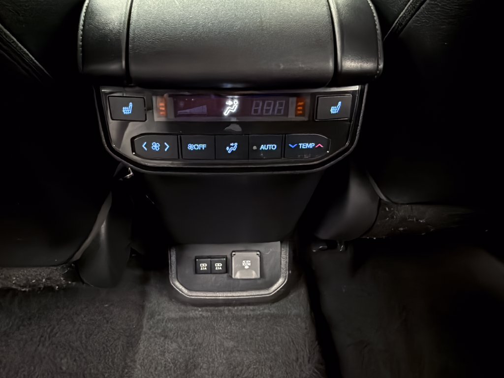 Used 2020 Toyota Highlander Platinum AWD/4WD image 41