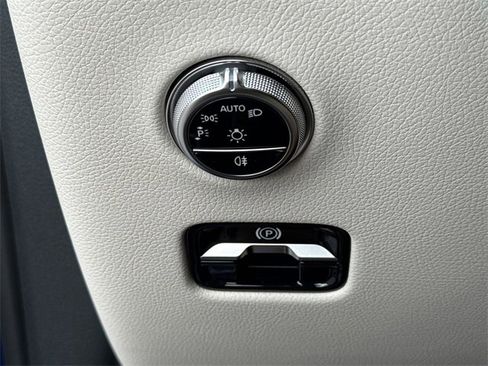 New 2025 Mercedes-Benz GLC 300 GLC 300 image 16