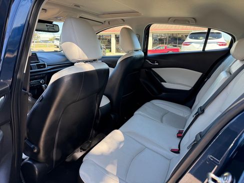 Used 2018 MAZDA MAZDA3 Grand Touring w/ Premium Equipment Package image 15