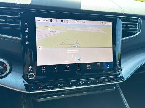 New 2026 Jeep Grand Wagoneer Limited AWD/4WD image 38