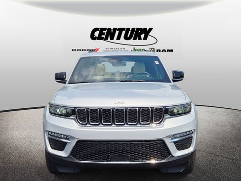 Used 2024 Jeep Grand Cherokee Limited w/ Trailer Tow Package image 9