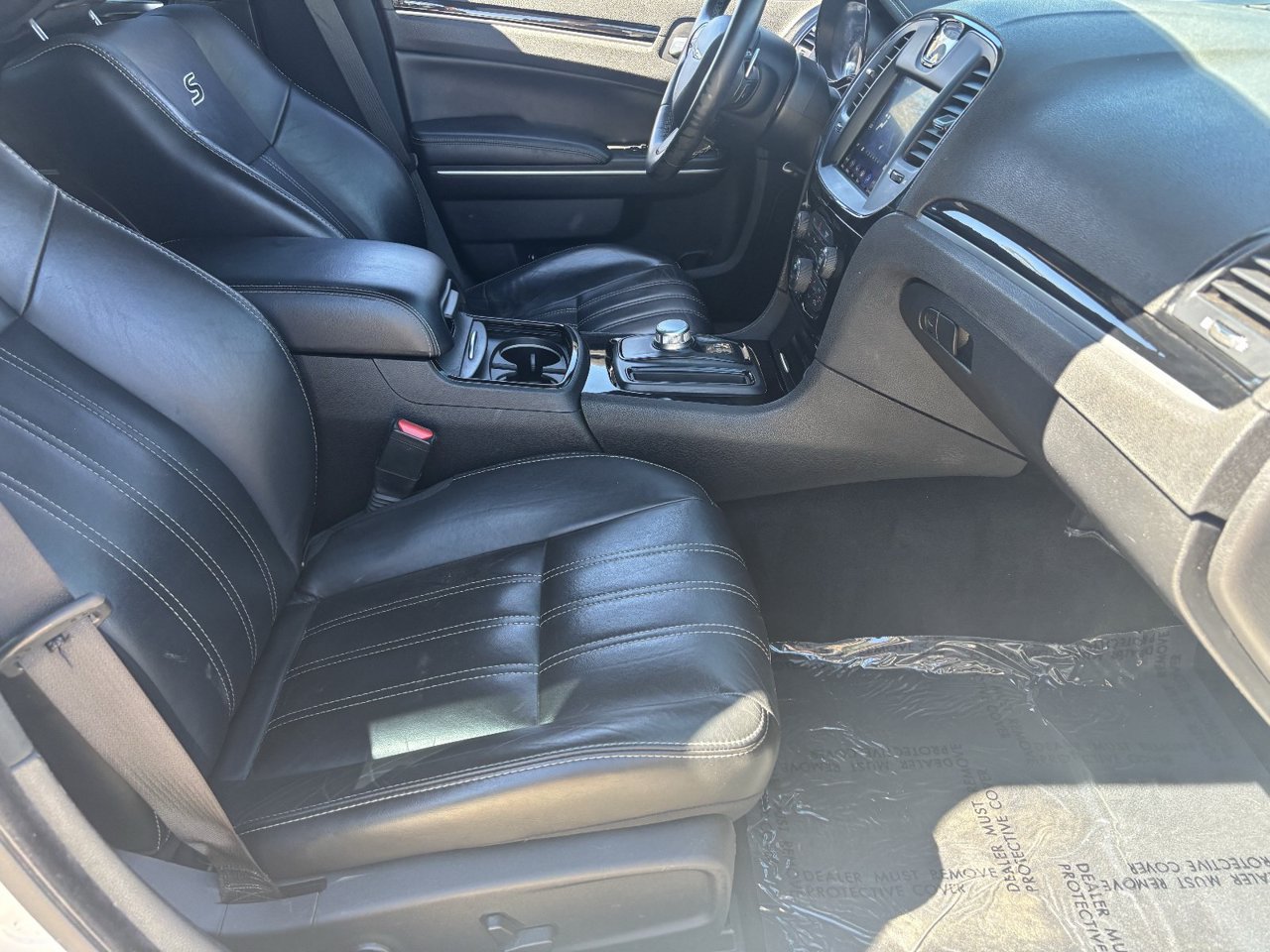 Used 2019 Chrysler 300 S w/ 300S Premium Group RWD image 9