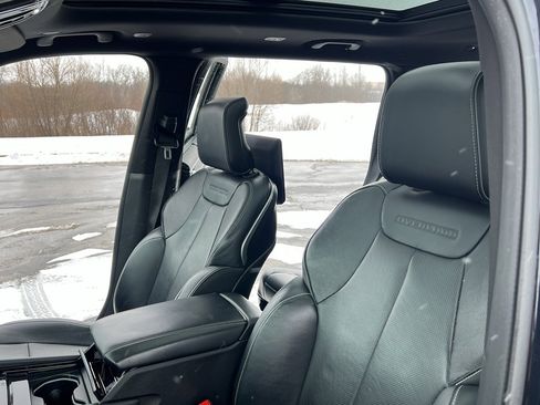 Used 2024 Jeep Grand Cherokee L Overland w/ Advanced Protech Group III image 19