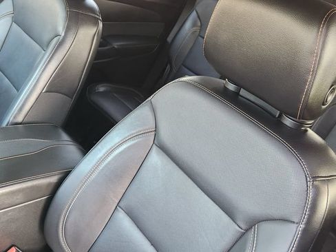 Used 2018 Chevrolet Traverse Premier w/ Driver Confidence II Package FWD image 24