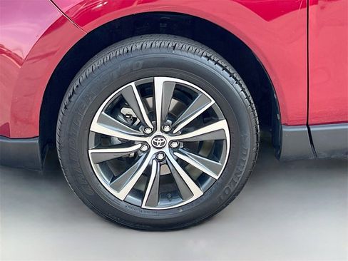 Used 2024 Toyota Venza LE image 28