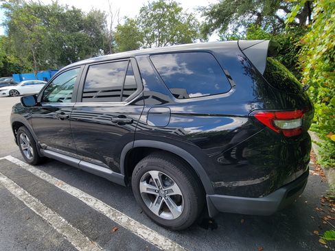 Certified 2024 Honda Pilot EX-L image 4