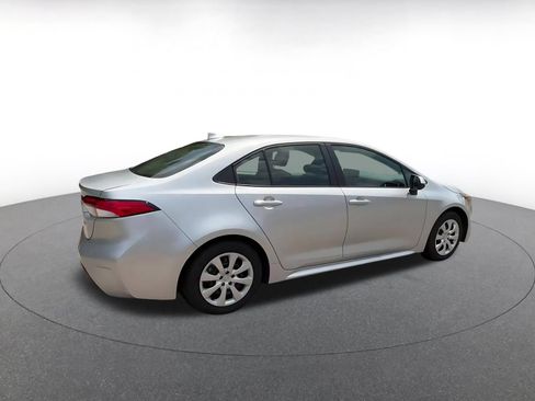 Used 2025 Toyota Corolla LE FWD image 15