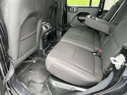 Used 2023 Jeep Wrangler Unlimited w/ Sun & Screen Package AWD/4WD image 19