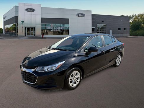 Used 2019 Chevrolet Cruze LS FWD image 5
