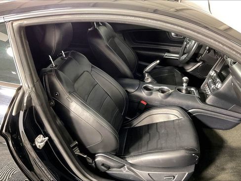 Used 2018 Ford Mustang GT Premium w/ Equipment Group 401A RWD image 10