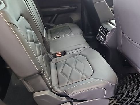 New 2026 Volkswagen Atlas SE FWD image 17