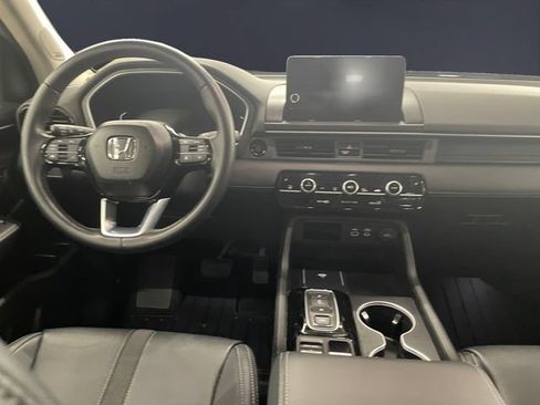 Certified 2023 Honda Pilot Touring image 10