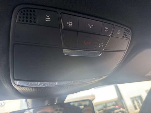 Used 2020 Mercedes-Benz GLC 300 4MATIC image 33