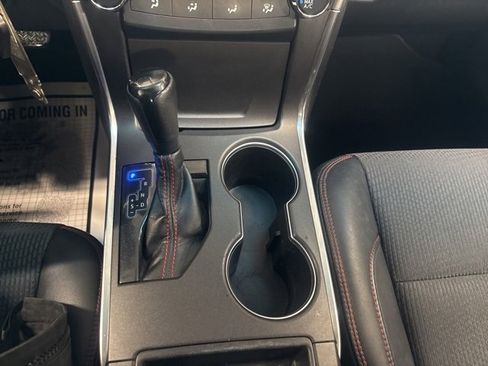 Used 2017 Toyota Camry SE image 25
