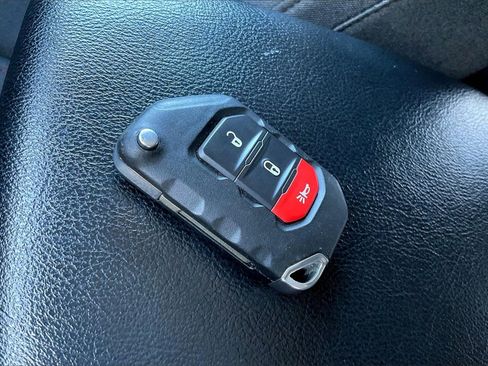 Used 2024 Jeep Wrangler Unlimited Rubicon image 11