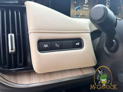 Used 2025 Nissan Armada Platinum RWD image 11