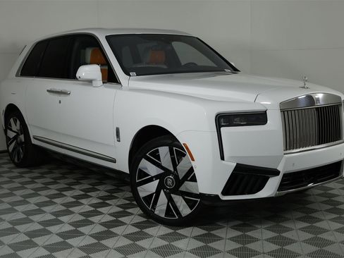 New 2026 Rolls-Royce Cullinan image 9