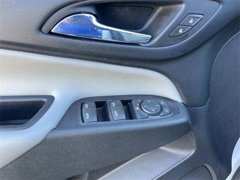 Used 2018 Chevrolet Equinox LS image 26