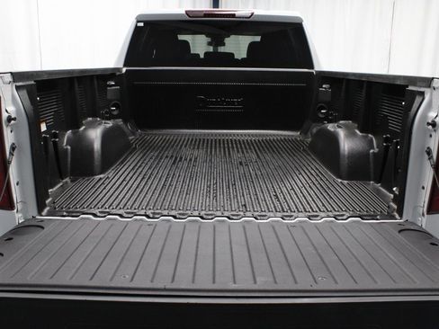 Used 2024 Chevrolet Silverado 1500 LT image 15