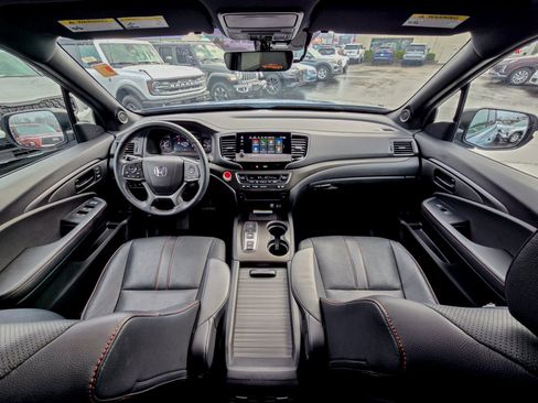 Used 2023 Honda Passport TrailSport image 12