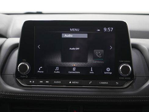 Used 2025 Nissan Rogue SV AWD/4WD image 18