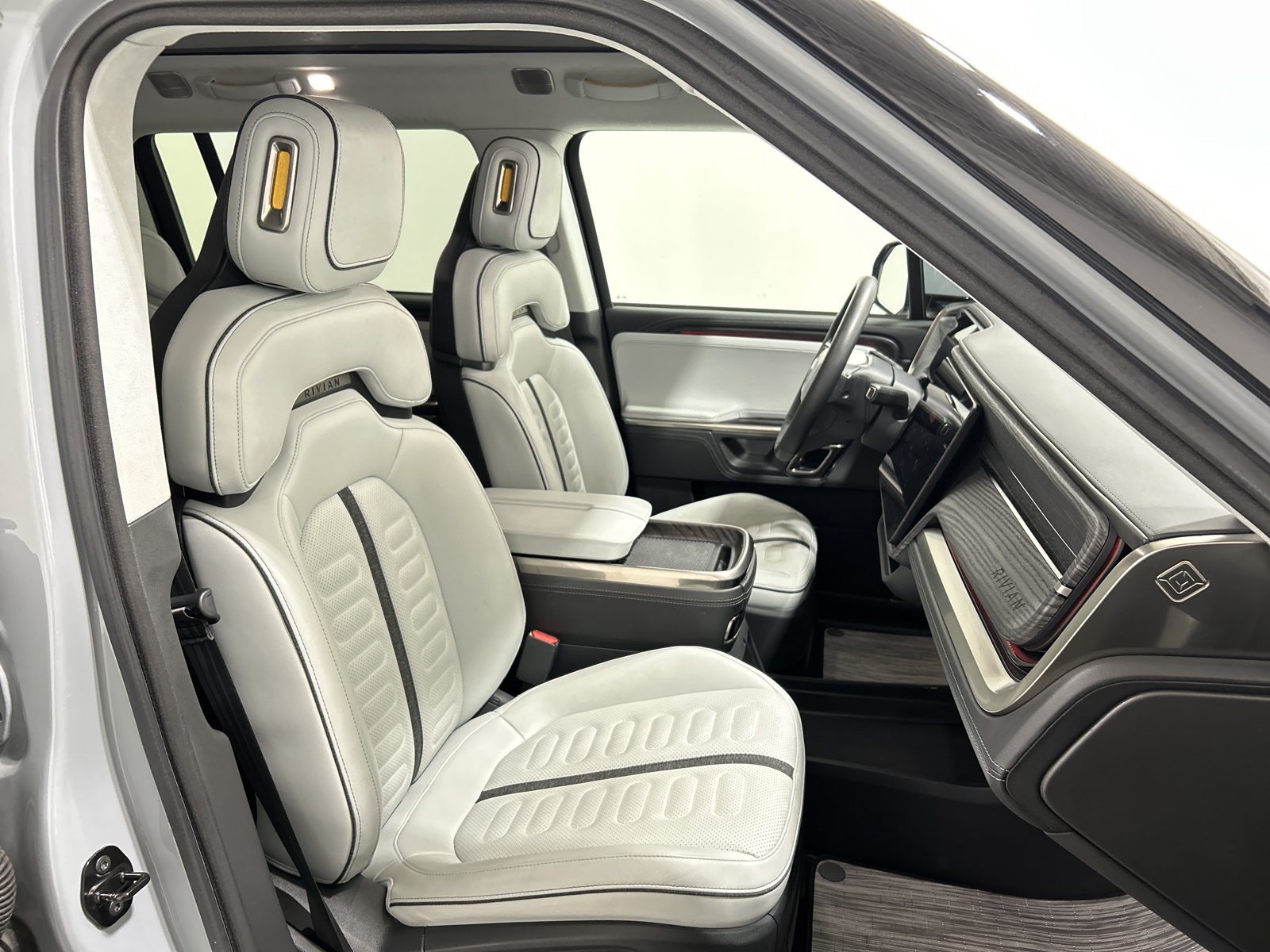 Used 2023 Rivian R1S Launch Edition Quad AWD/4WD image 24