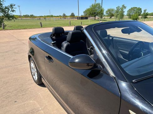 Used 2008 BMW 128i Convertible image 12