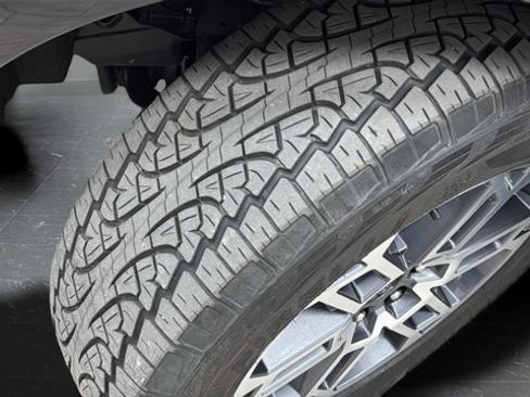 Used 2025 Ford Expedition Active AWD/4WD image 40