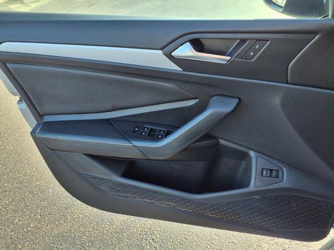 Used 2025 Volkswagen Jetta Sport image 15