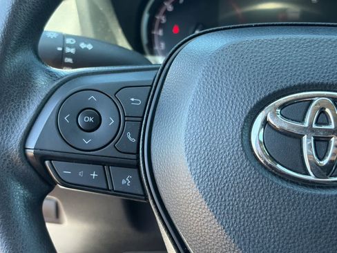 Used 2025 Toyota RAV4 LE AWD/4WD image 10