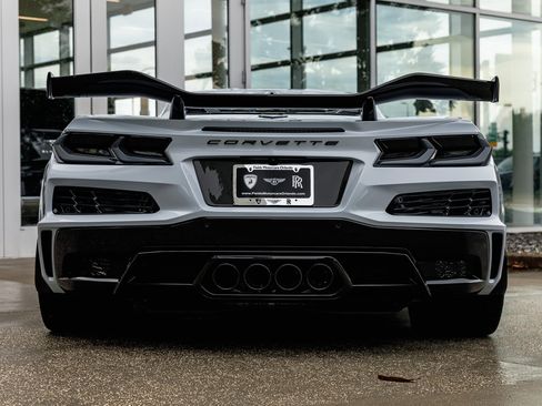 Used 2023 Chevrolet Corvette Z06 w/ Z07 Performance Package image 13