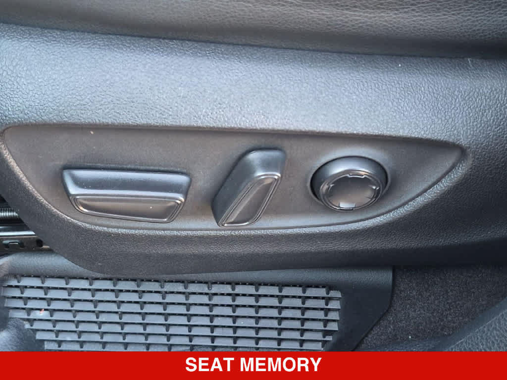 Used 2025 Toyota Sienna XSE w/ XSE Premium Package AWD/4WD image 17