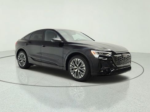 Used 2024 Audi Q8 e-tron Premium Plus w/ Premium Plus Package AWD/4WD image 3