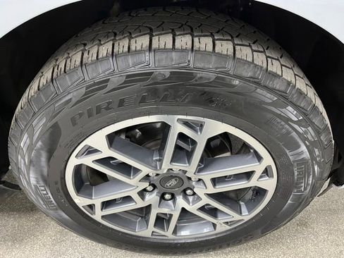 Used 2025 Ford Expedition Max Active AWD/4WD image 18