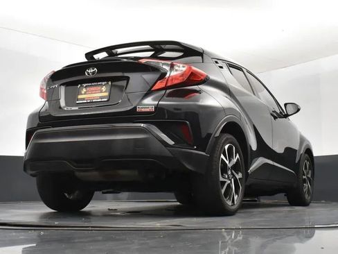 Used 2022 Toyota C-HR XLE image 13
