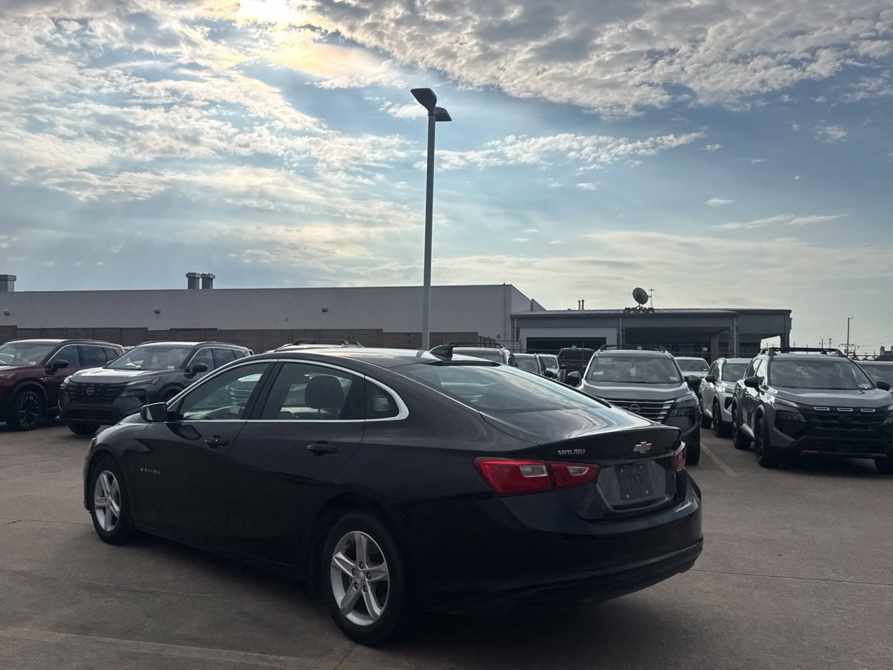 Used 2025 Chevrolet Malibu LT FWD image 17