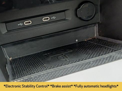 Used 2023 Volkswagen Taos SE image 8