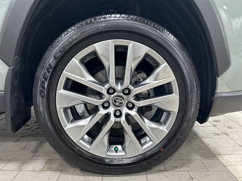 Used 2023 Toyota RAV4 XLE Premium image 27