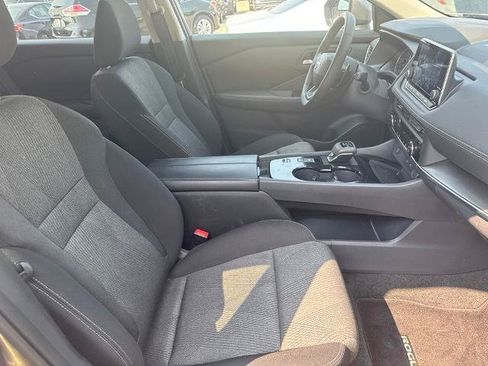 Certified 2026 Nissan Rogue SV FWD image 4