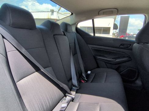 Used 2025 Nissan Altima 2.5 SV FWD image 29