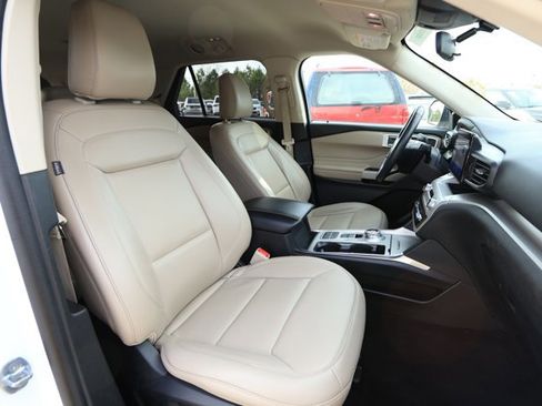Used 2023 Ford Explorer XLT w/ Equipment Group 202A image 28
