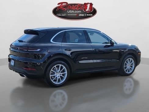 Used 2024 Porsche Cayenne Base image 7